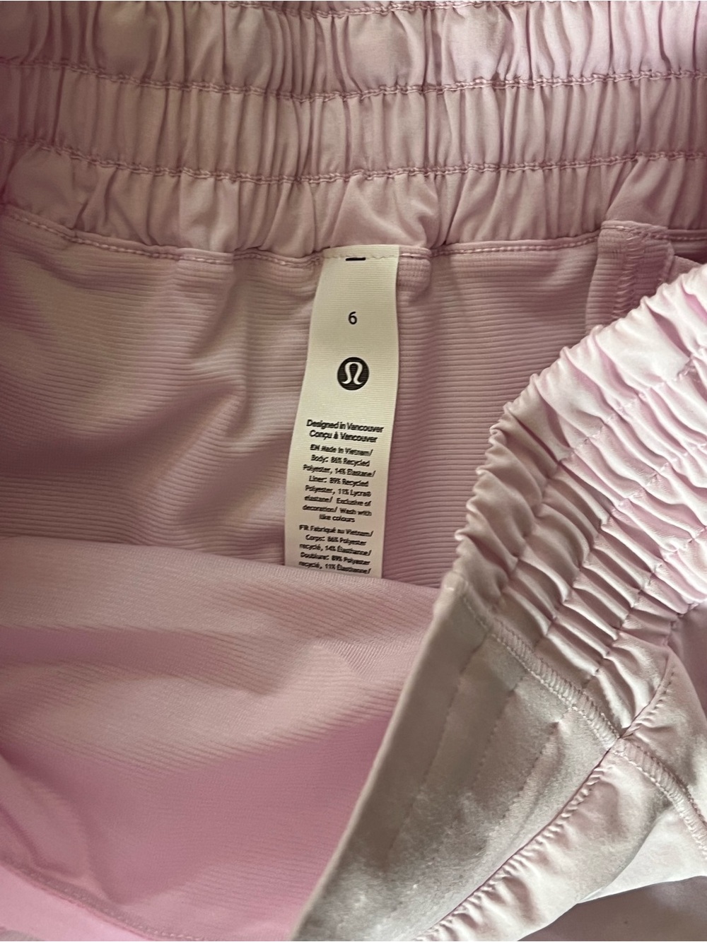 Lululemon Hotty Hot High-Rise Short 2.5" Lined Pink Organza Size 6 NWT - Picture 4 of 5